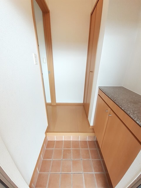 物件内観写真11　(玄関)