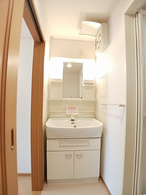 物件内観写真6　(洗面所)