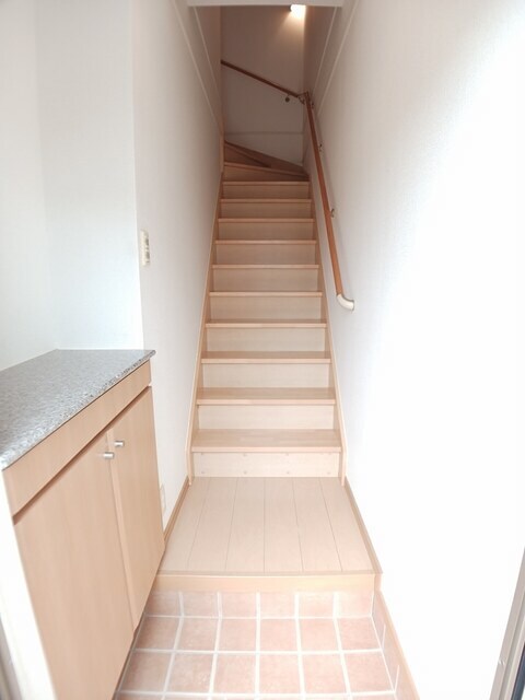 物件内観写真12　(玄関)