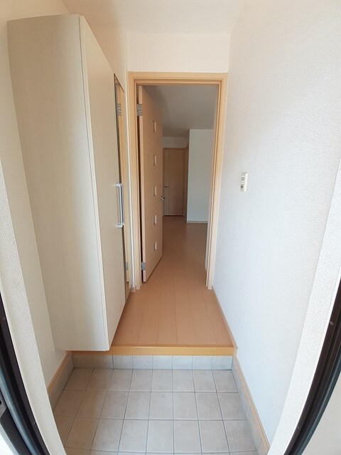物件内観写真12　(玄関)