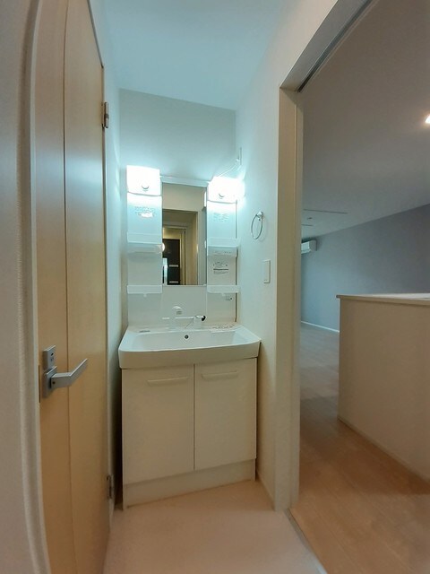 物件内観写真6　(洗面所)