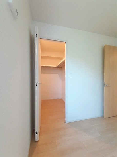 物件内観写真10　(収納)