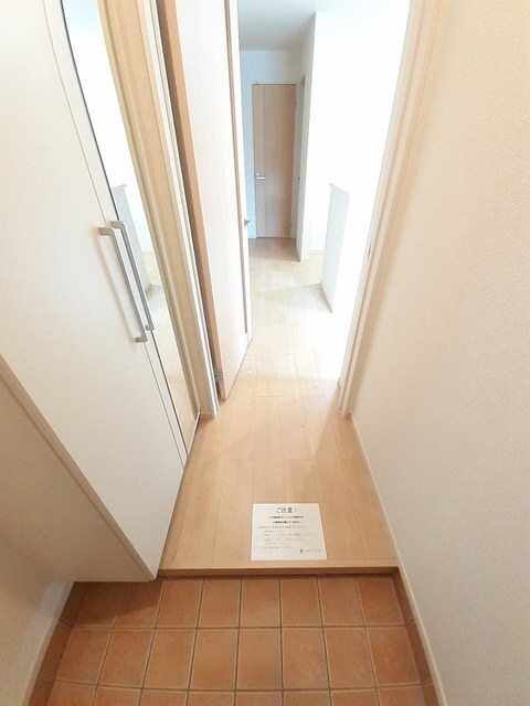 物件内観写真10　(玄関)