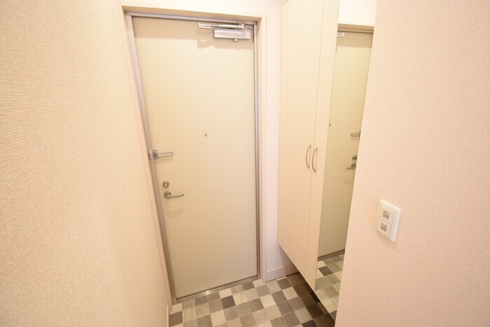 物件内観写真11　(玄関)