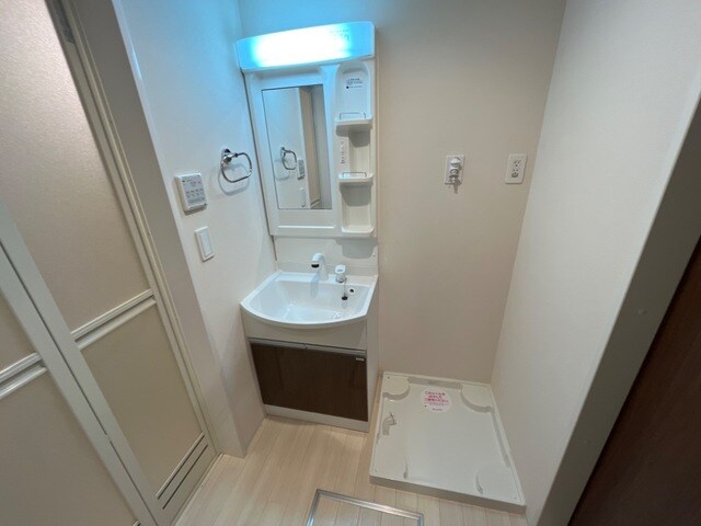 物件内観写真5　(洗髪洗面化粧台)