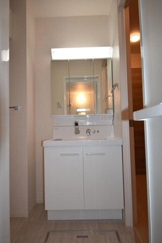 物件内観写真6　(洗髪洗面化粧台)