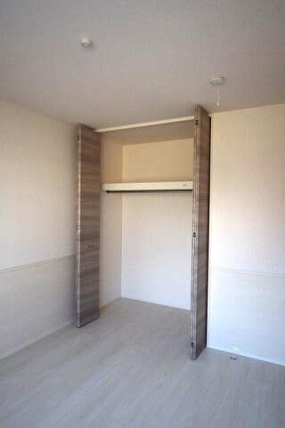 物件内観写真9　(洋室5.2帖クローゼット)