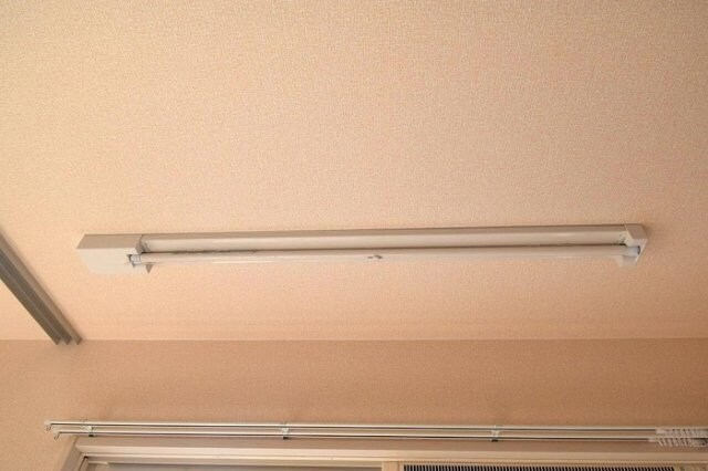 物件内観写真13　(洗濯物干し)