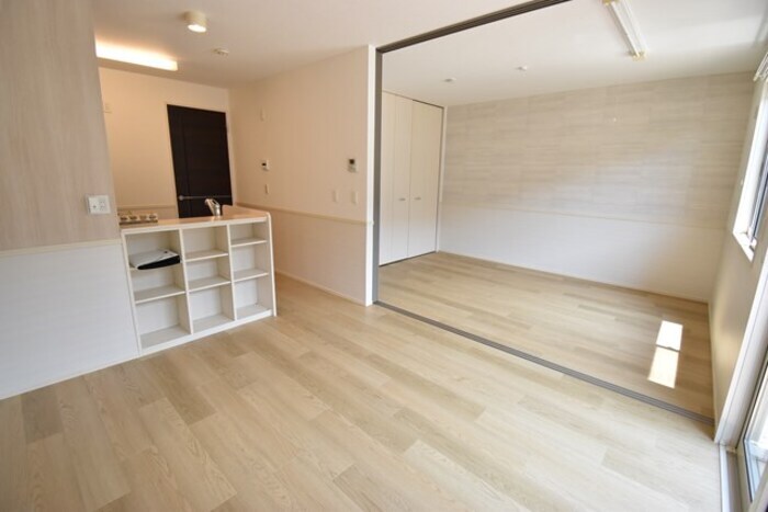 物件内観写真3　(ＤＫ９帖～南洋室６帖)