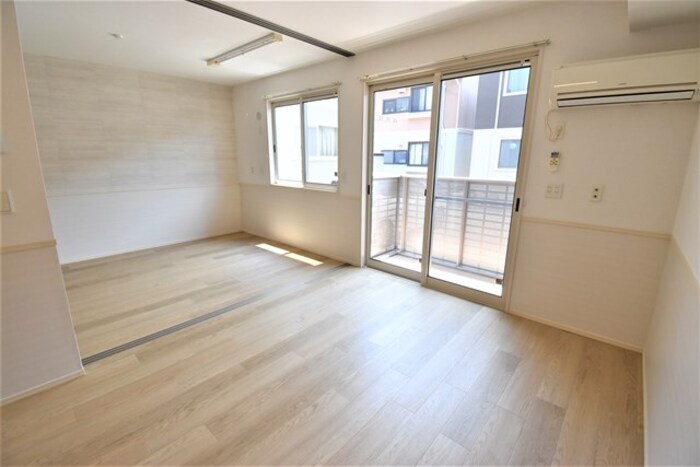 物件内観写真11　(ＤＫ９帖～南洋室６帖)