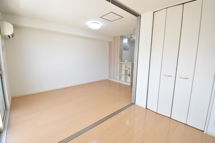 物件内観写真10　(洋室３帖～ＬＤＫ１０．５帖)