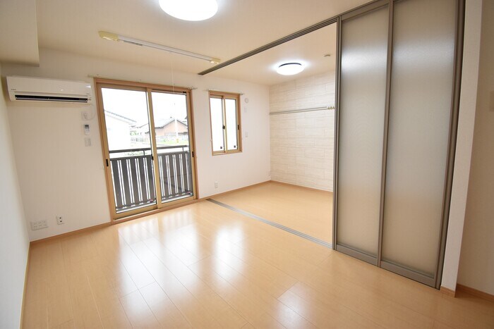 物件内観写真8　(ＬＤＫ１０．５帖～洋室３帖)