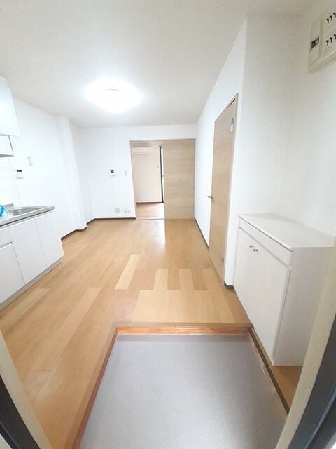 物件内観写真11　(玄関)