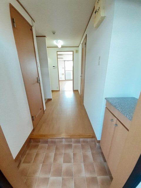 物件内観写真10　(玄関)