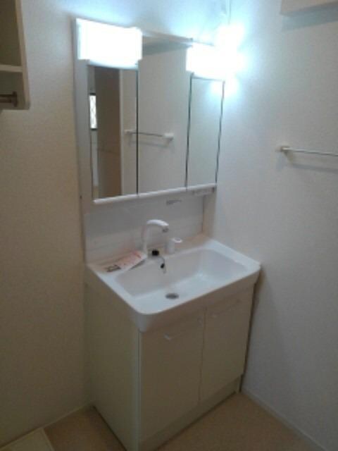 物件内観写真7　(洗面所)