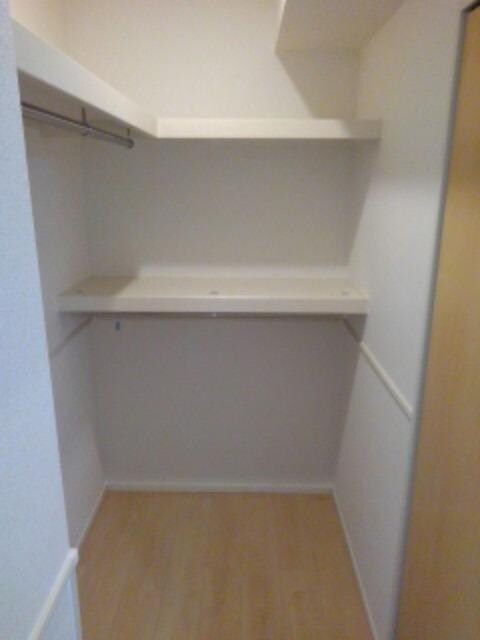 物件内観写真12　(収納)