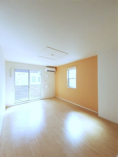 物件内観写真8　(居室・リビング)