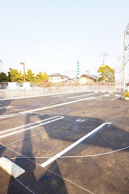 物件外観写真3　(駐車場)