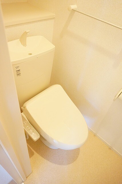 物件内観写真8　(トイレ)