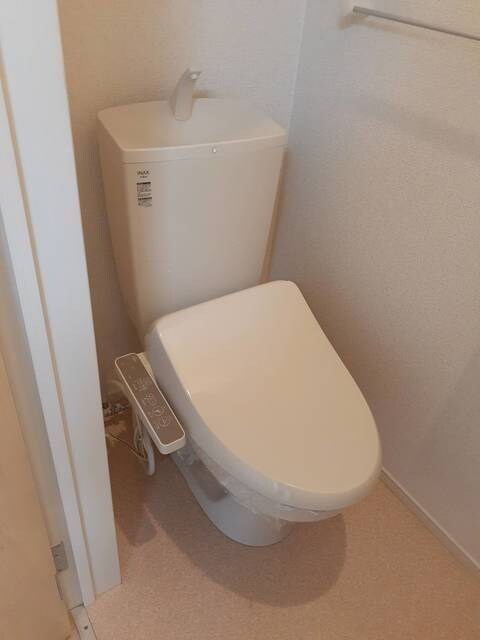 物件内観写真8　(トイレ)