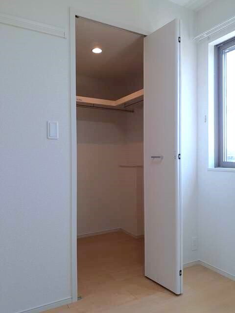 物件内観写真11　(収納)