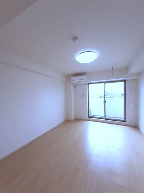 物件内観写真4　(居室・リビング)