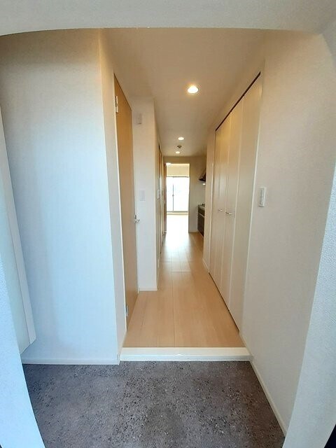 物件内観写真11　(玄関)