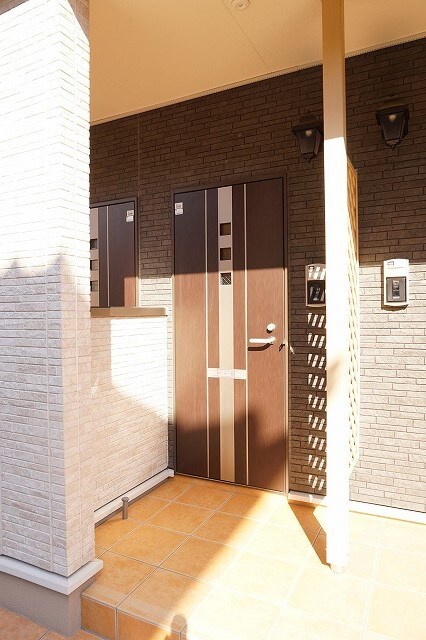 物件外観写真2　(エントランス)