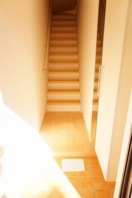 物件内観写真13　(玄関)