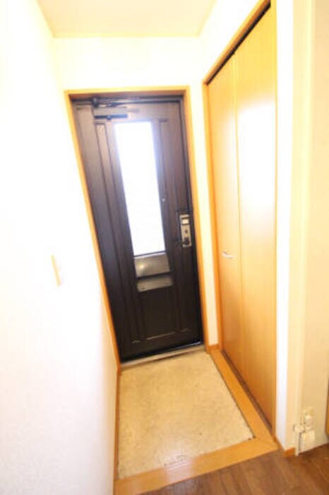 物件内観写真10　(玄関)