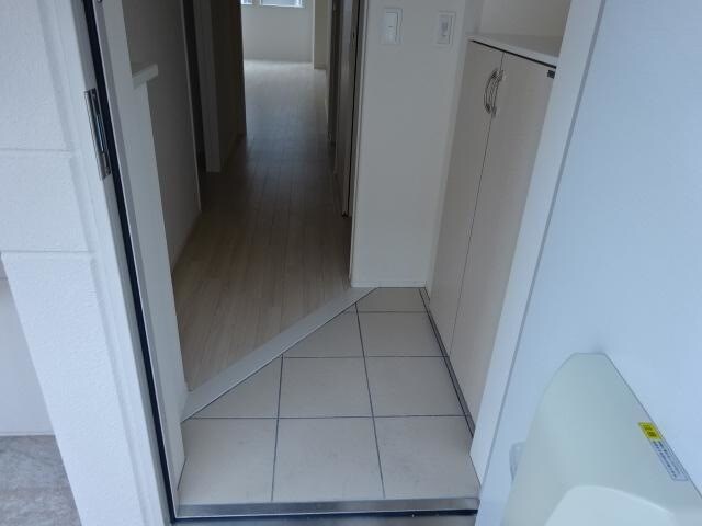 物件内観写真21　(玄関)