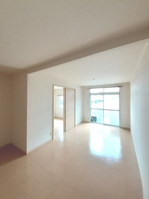 物件内観写真8　(居室・リビング)