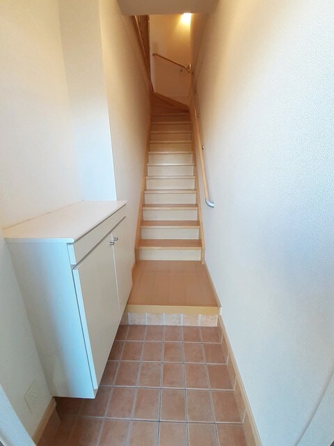 物件内観写真12　(玄関)