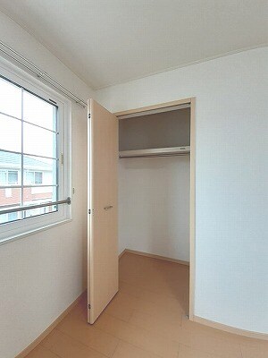 物件内観写真10　(収納)