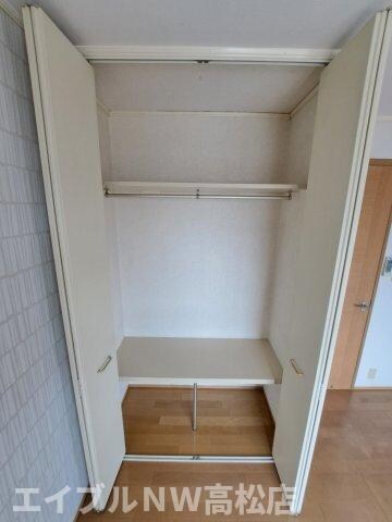 物件内観写真10　(収納)
