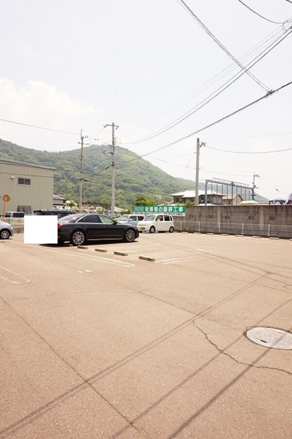 建物設備(駐車場)