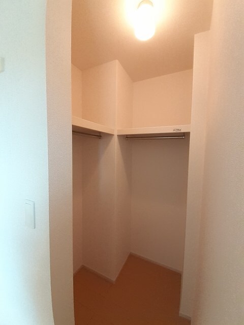 物件内観写真10　(収納)