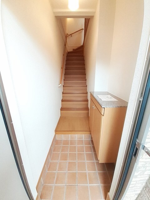 物件内観写真12　(玄関)