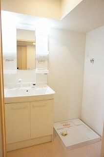 物件内観写真9　(洗面所)