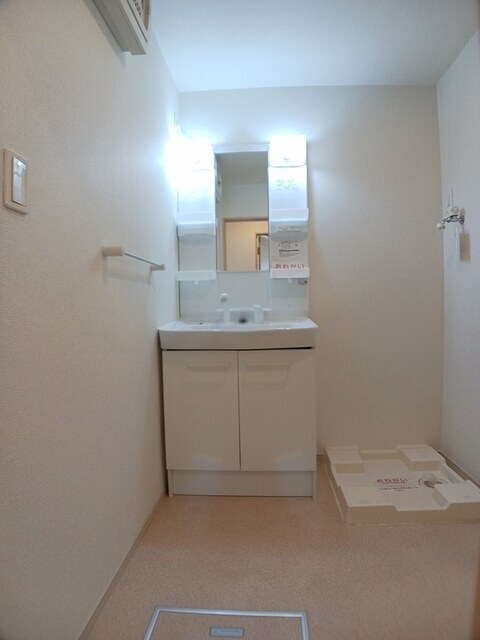 物件内観写真10　(洗面所)