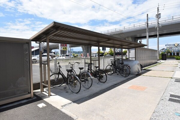 建物設備(駐輪場)