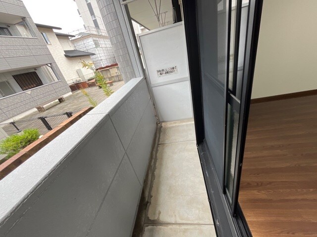 物件内観写真12　(ベランダ)