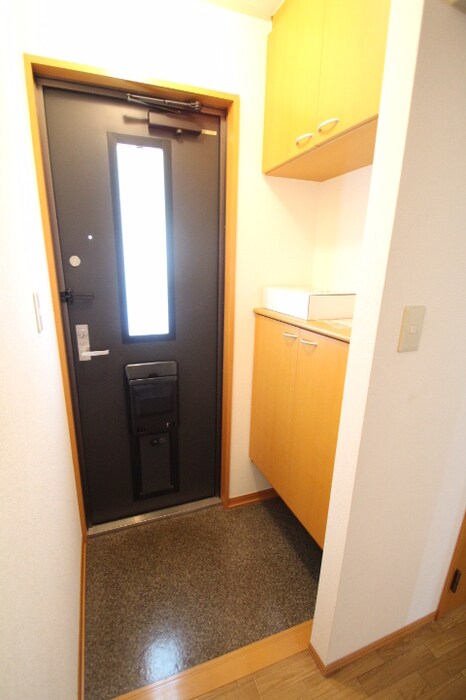 物件内観写真11　(玄関)