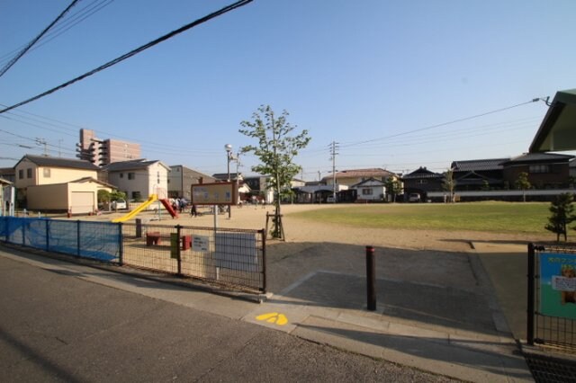 物件内観写真16　(天皇公園 450ｍ)