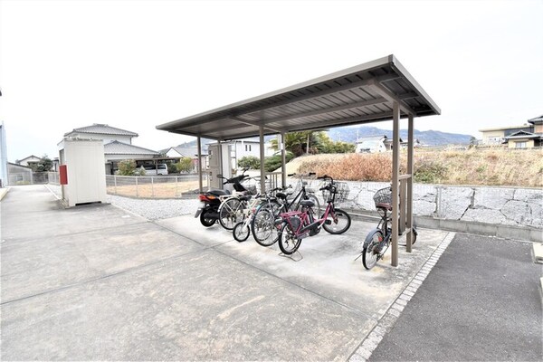 建物設備(駐輪場)