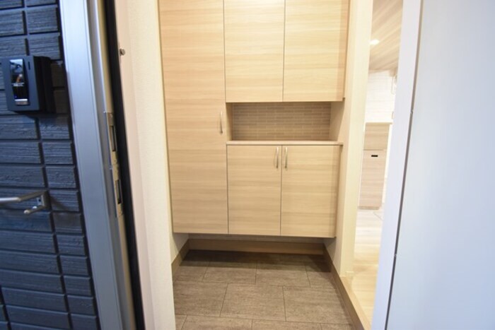 物件内観写真16　(玄関)