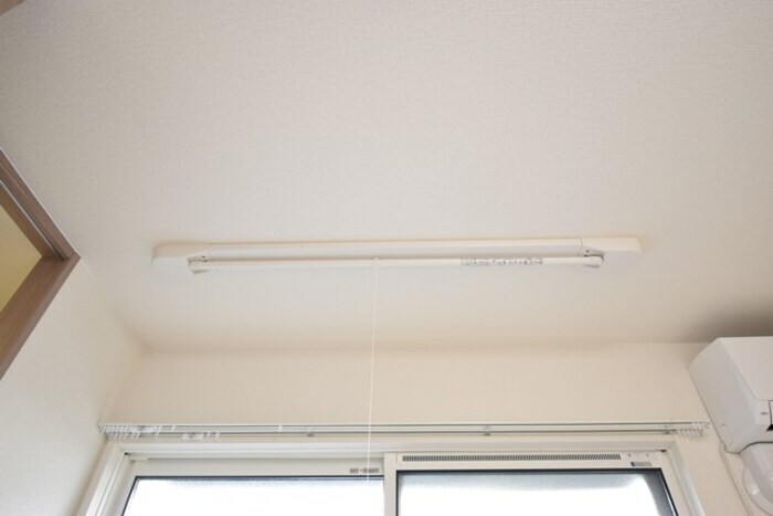 物件内観写真21　(室内物干し)