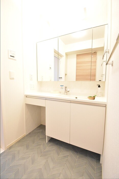 物件内観写真5　(洗髪洗面化粧台)