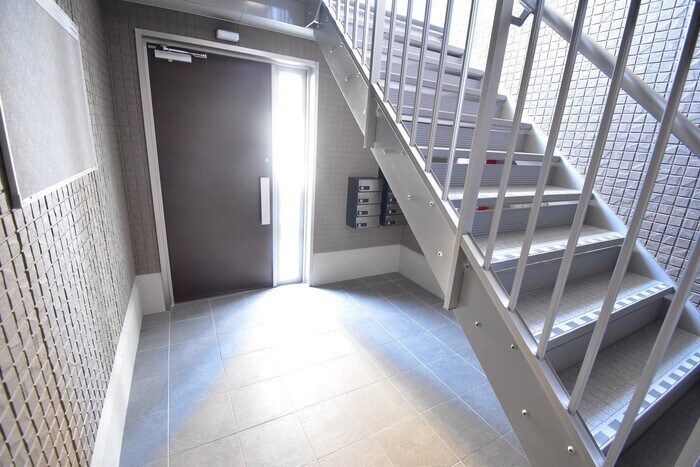 物件外観写真2　(ロビー)