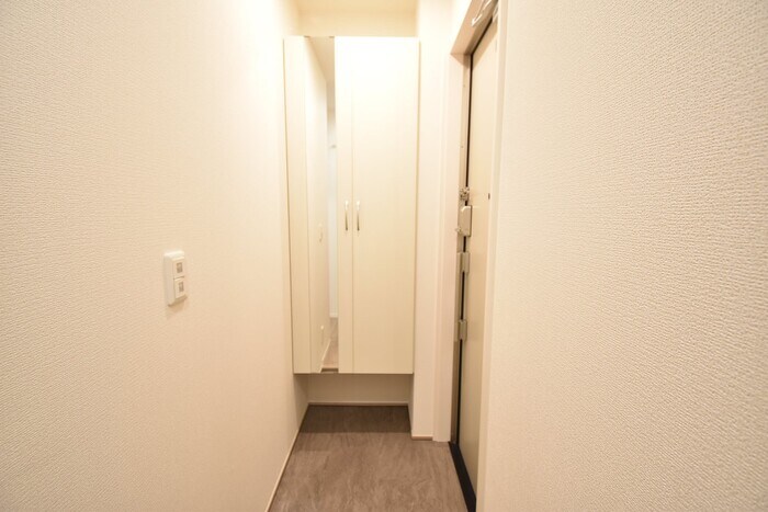 物件内観写真13　(玄関)